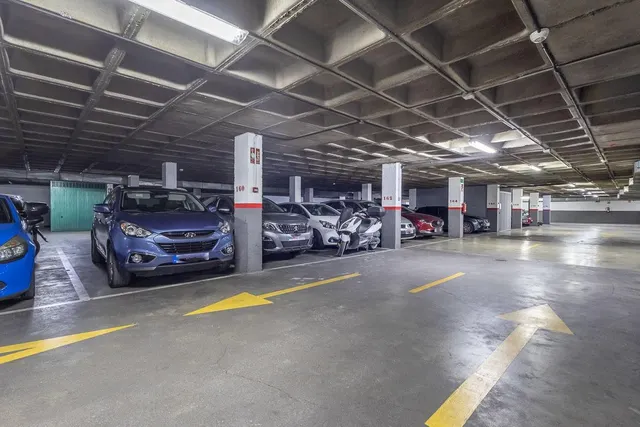 PISO CON GARAJE EN AV. PULIANAS — 27