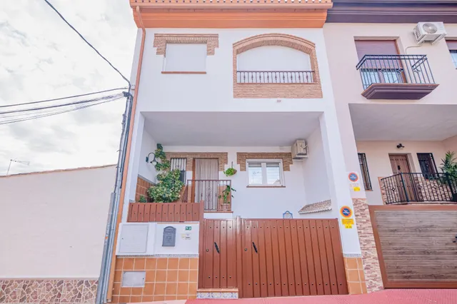Magnífica Casa en Peligros (Granada) – Lista para Entrar a Vivir — 49