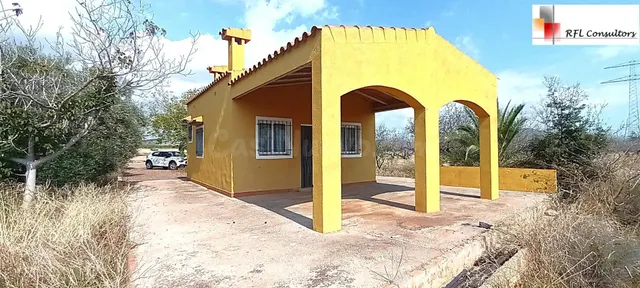 GRAN PARCELA CON VIVIENDA CERCA DEL MAR - foto 2