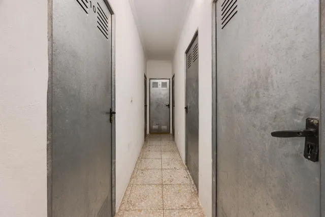 Amplio apartamento de 4 dormitorios en el corazón de Torrevieja — 38