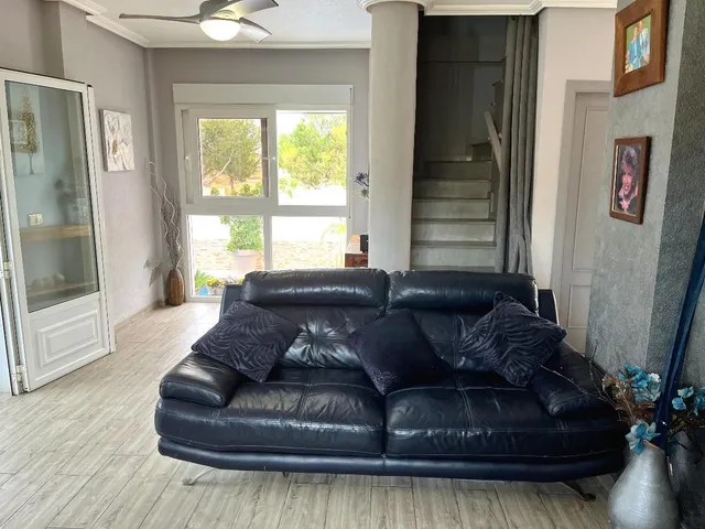 Villa independiente totalmente renovada con apartamento independiente y piscina en La Zenia!!! — 26