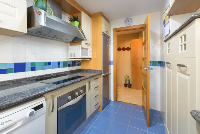 APARTAMENTO REFORMADO CON TERRAZA, PISCINA Y PARKING A 150 METROS DE LA PLAYA DE GANDIA — 15