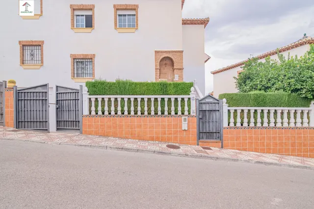 ¡AMPLIA CASA DE 4 DORMITORIOS, 3 BAÑOS Y CALEFACCIÓN CENTRAL EN LA ZUBIA! ✨ — 50