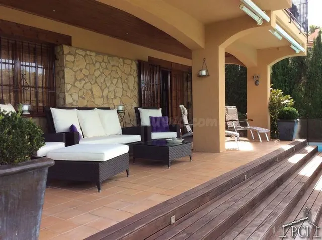 Exclusiva casa de estilo mediterraneo con piscina privada en - foto 4
