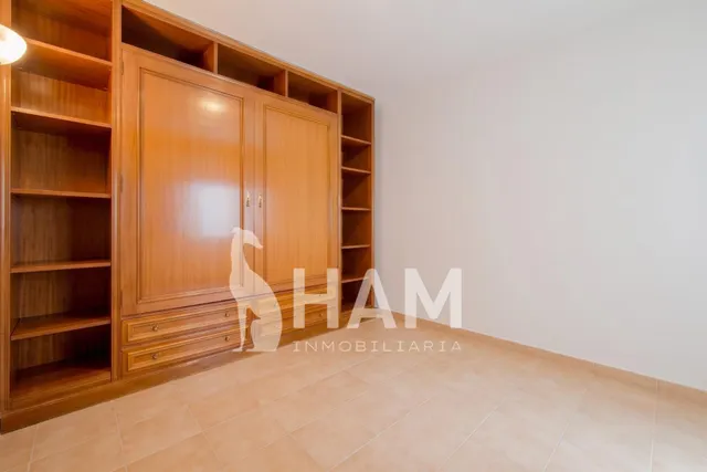 Casa en una planta con pabellón de invitados, piscina y garaje – Parcela 1.180 m2 — 47