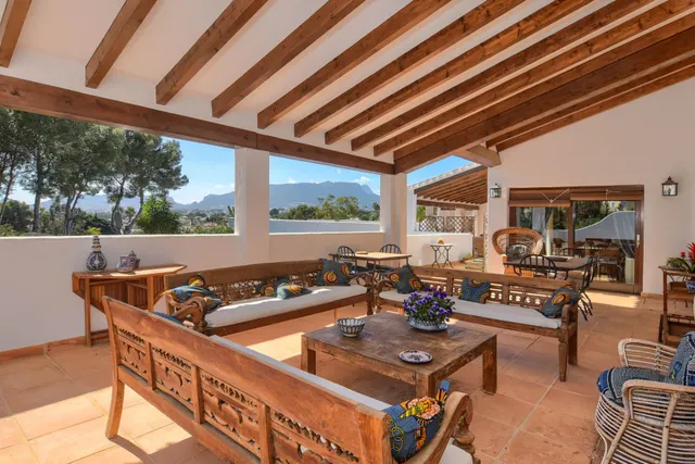 ✓Villa Amplia de Estilo Rústico con Piscina en Calpe, Costa Blanca. — 9