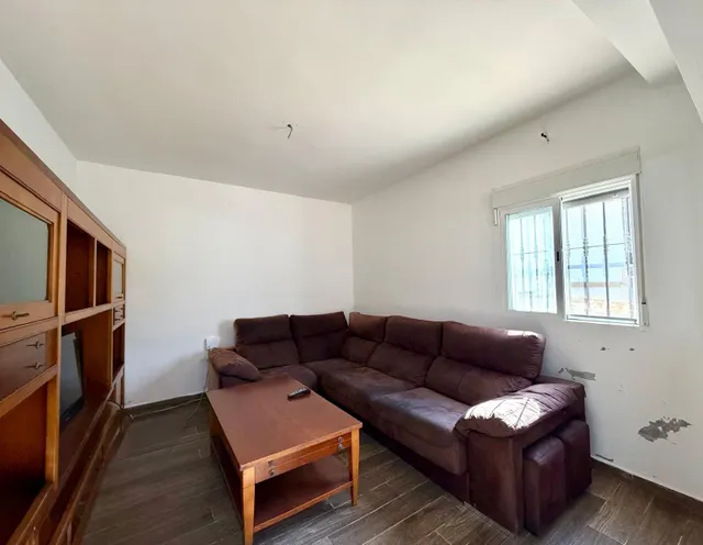 Finca en Mollina con casa, piscina, pista de tenis y 7.000 m2 de olivar. — 10