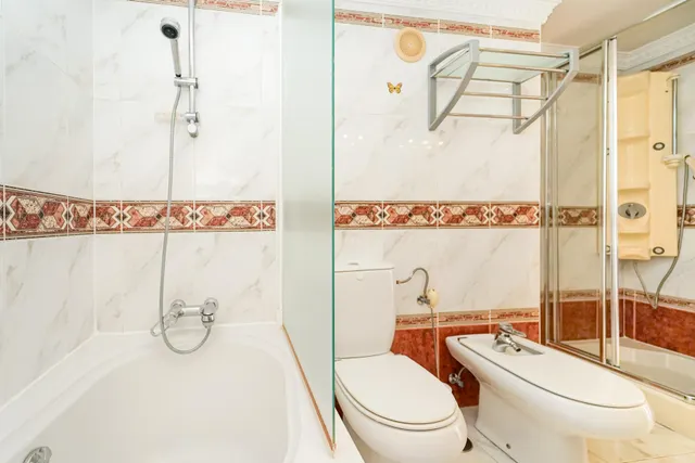Elegante villa de 4 dormitorios en Arguineguín | Vistas panorámicas al mar, gran parcela y un potencial excepcional! — 24