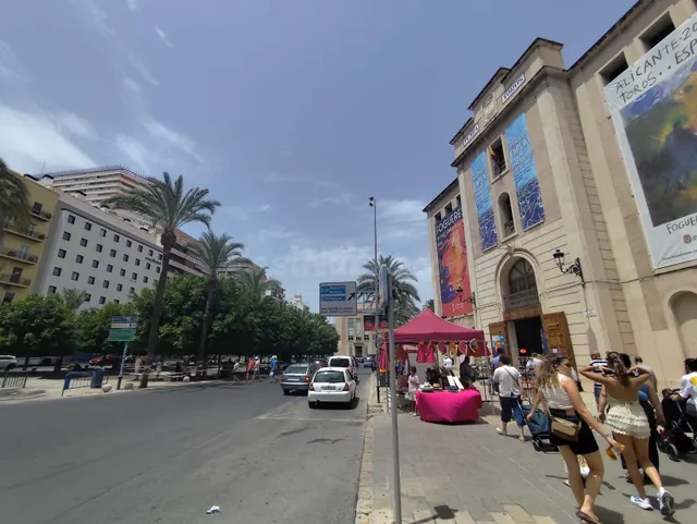EDIFICIO PARA 10 ESTUDIOS MAS ATICO CERCA DE PLAZA DE TOROS, - foto 2