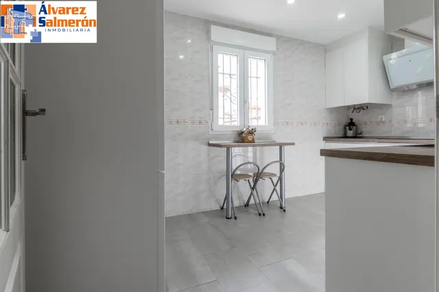 Encantadora Casa Reformada en Ogijares con Vistas y Espacios para Disfrutar — 11