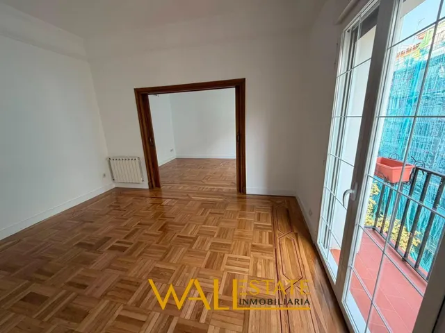 Espectacular piso de 3 dormitorios con balcón en pleno centro — 9