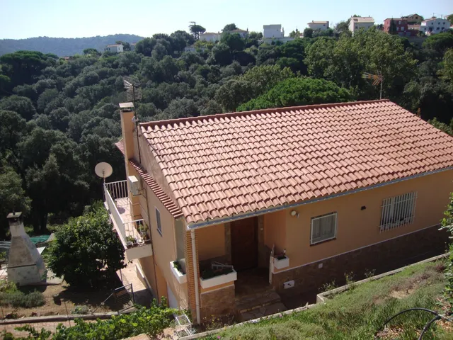 TORRE 2º MANO EN URBANIZACIÓN ( IDEAL 2 FAMILIAS) - foto 4