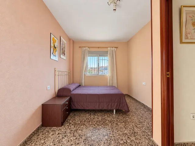 Adosado con gran patio, terraza y garaje en massarrojos, junto a Valencia — 11