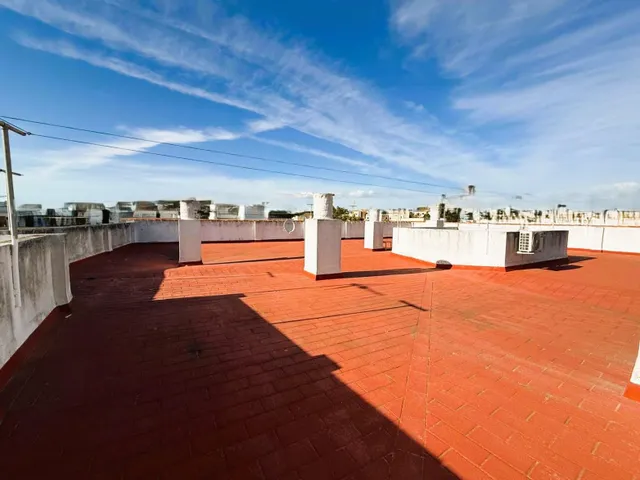 Piso de tres dor. garaje y trastero en pleno centro de jerez. — 28