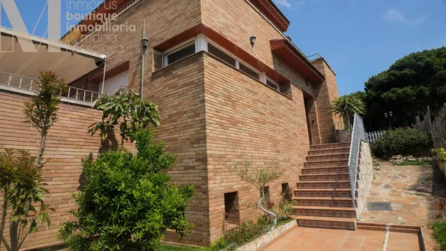 CASA EN VENTA EN CALELLA - VISTAS AL MAR Y PISCINA — 6