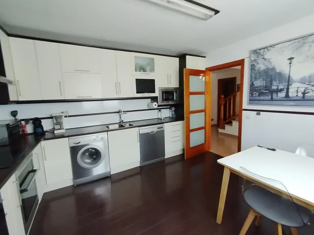 Espectacular Chalet en Montehermoso - Espacios Amplios y Comodidad — 12