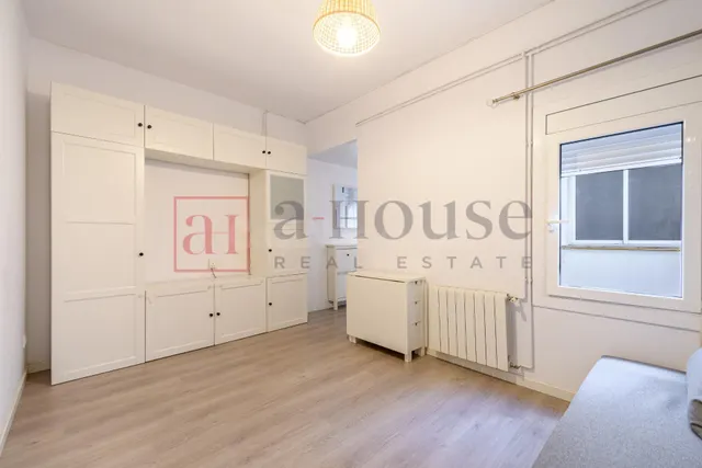 Piso listo para entrar a vivir con balcón en sant gervasi — 2