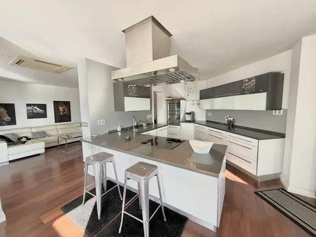 Ático con amplia terraza de 154 m2 y vistas panorámicas en los boliches, Fuengirola — 15