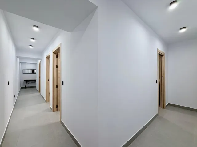 Precioso piso totalmente reformado en alquiler de larga temporada — 20
