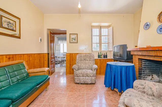 Gran casa de pueblo con terreno, en Ambroz (1260 m2 de parcela) — 7