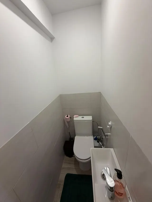 Apartamento reformado con terraza, Alicante, Torrevieja. 3 habitaciones, 100 m2, 90 metros del mar — 8