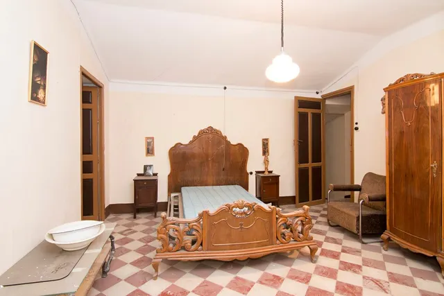 Escpecatcular Casa- Edficicio en el Centro de Baza — 27