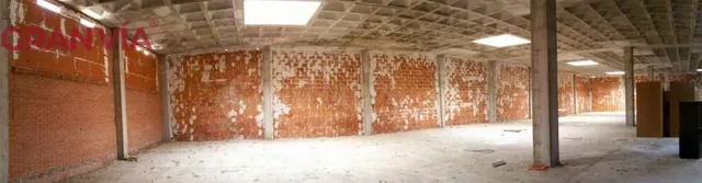 Local en obra con muchas posibilidades — 4