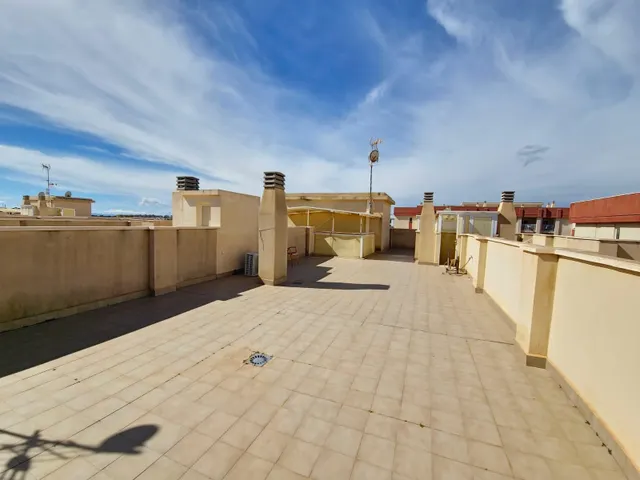 Apartamento de 2 dormitorios en alquiler, Lomas de Cabo Roig — 12