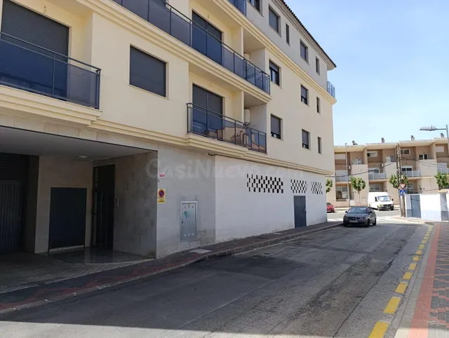Local comercial en edificio de nueva promoción en Cobatillas - foto 3