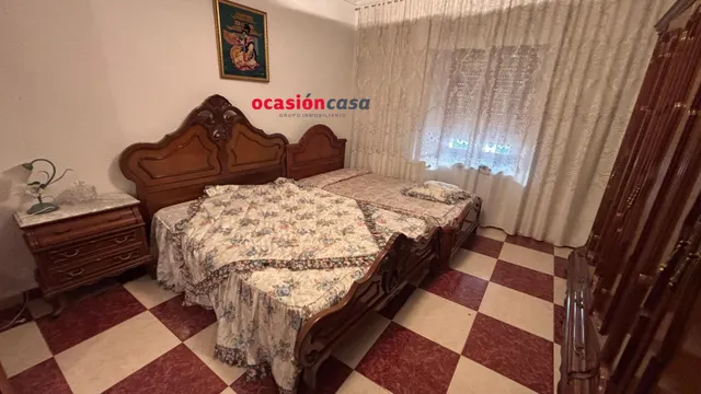Piso, bar, local y cochera a la venta en Belmez — 12