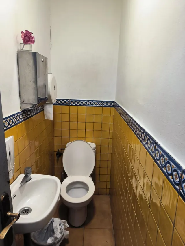 Local comercial en venta en Fuengirola. — 11