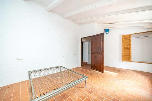 Finca rústica con 3 dormitorios, piscina y múltiples posibilidades en Inca. — 16