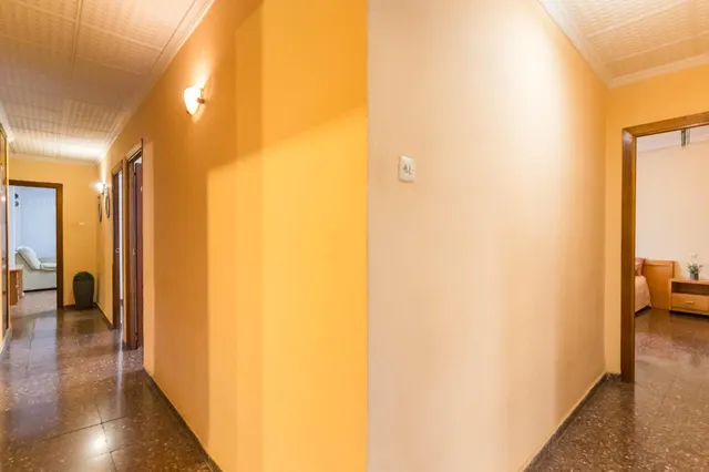 VIVIENDA CON GRAN PATIO PRIVADO FRENTE AL NUEVO HOTEL BARCELÓ 5★ — 36