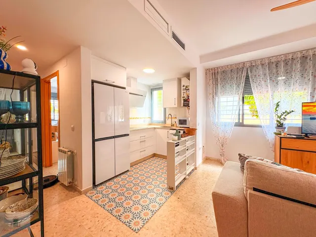 Apartamento de 2 dormitorios con patio, garaje y trastero en Ronda Sur — 4