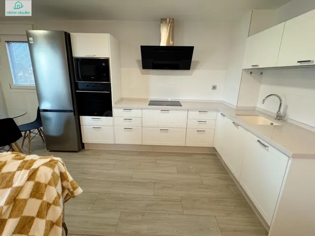 APARTAMENTO DE LUJO EN BRISAS DE LEVANTE CON PISCINA, GARAJE