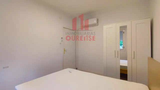 CASA ADOSADA MUY PRÓXIMA AL HOSPITAL DE OURENSE. — 22