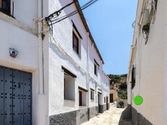 ¡Oportunidad Única! Terraza con Vistas Espectaculares por solo €80,000! — 2