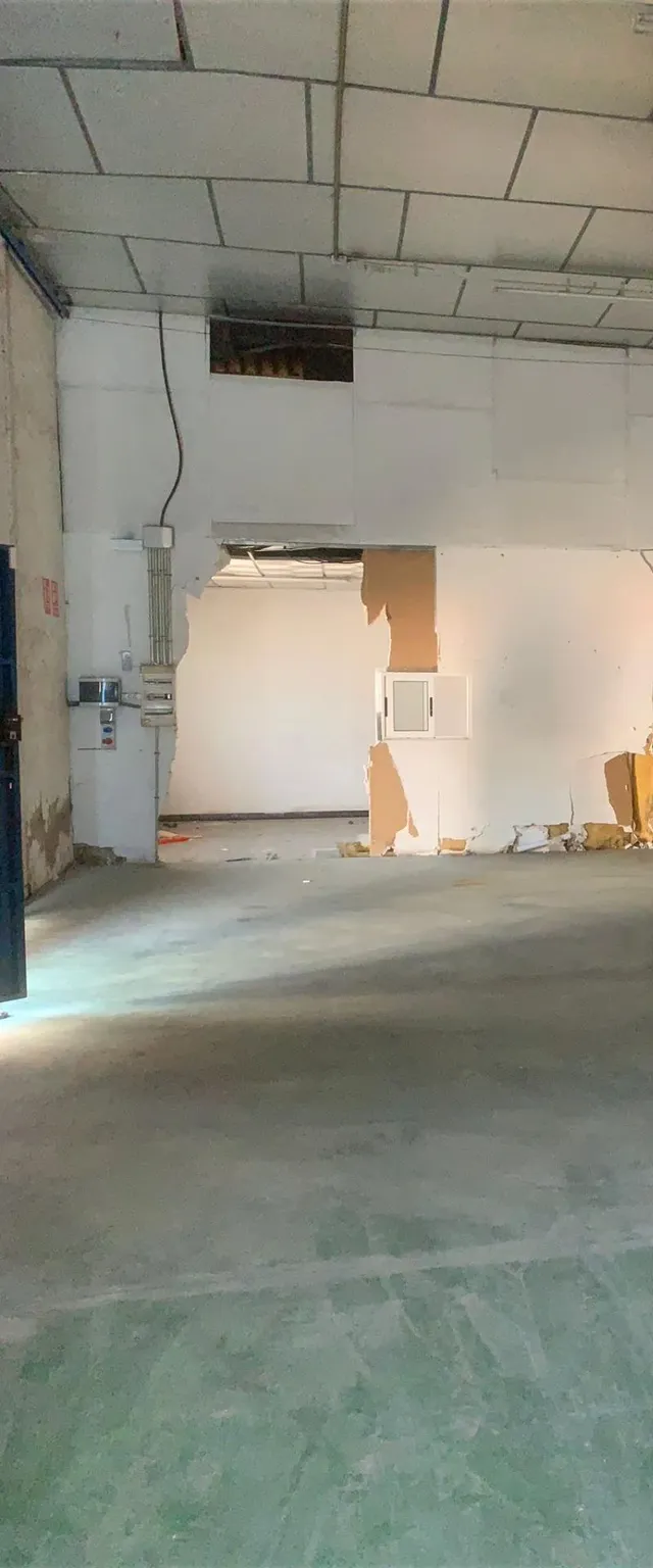 ESTUPENDA NAVE EN PUENTE TOCINOS EN ALQUILER JUNTO MIGUEL INDURAIN, CON ENTRADA PARA CAMIONES. — 7