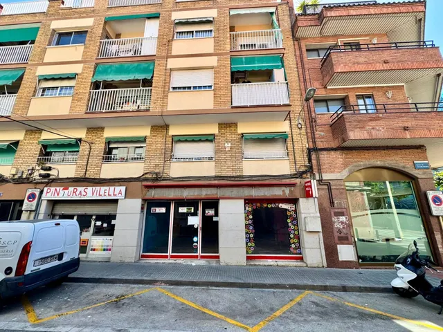 LOCAL COMERCIAL - CALLE MODERN (CORNELLÀ DE LLOBREGAT) - foto 3