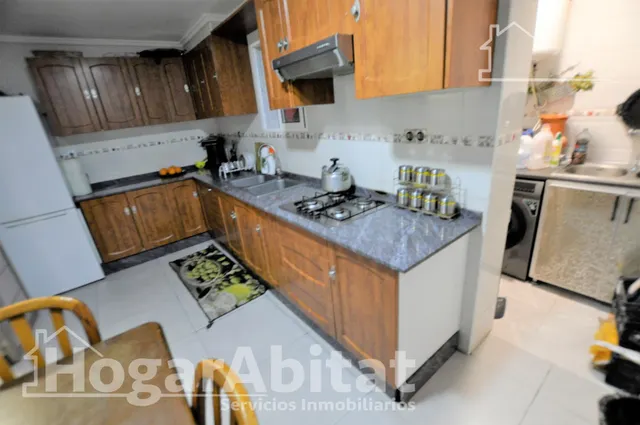 ¡EN PLENO CENTRO! AMPLIO, BONITO Y EXTERIOR CON DOS BALCONES Y ASCENSOR — 23