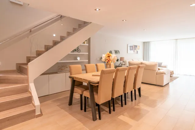 ¡Descubre el hogar de tus sueños en este espectacular chalet independiente! — 41
