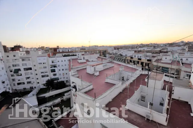 AMPLIO Y ALTO CON GARAJE CERCA DEL JARDÍN DEL TURIA — 22