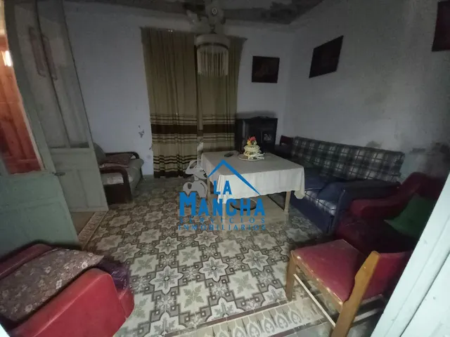 *53.000€* inmobiliaria la mancha vende casa con patio en Barrax ( Albacete ). — 14