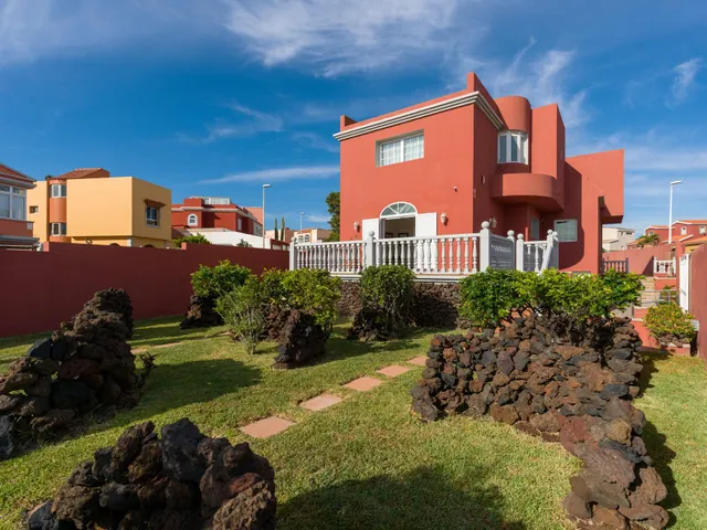 Chalet independiente con jardín y piscina privada en La Garita precio negociable — 4