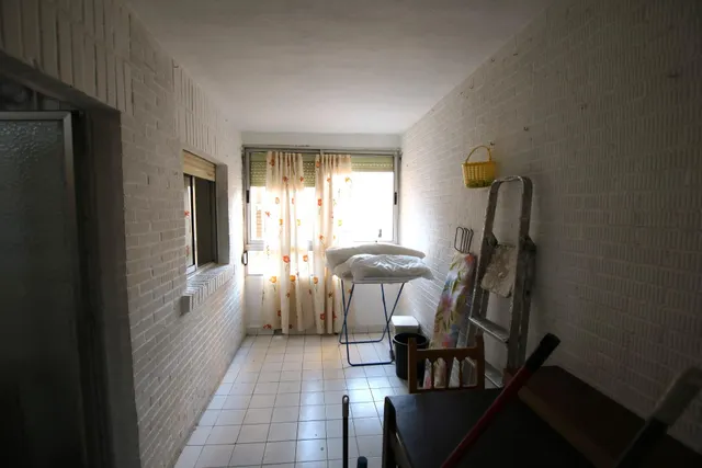 Traumatología (zona). Piso amueblado. 4 dormitorios .2 baños. Estudiantes. Calefacción central — 19