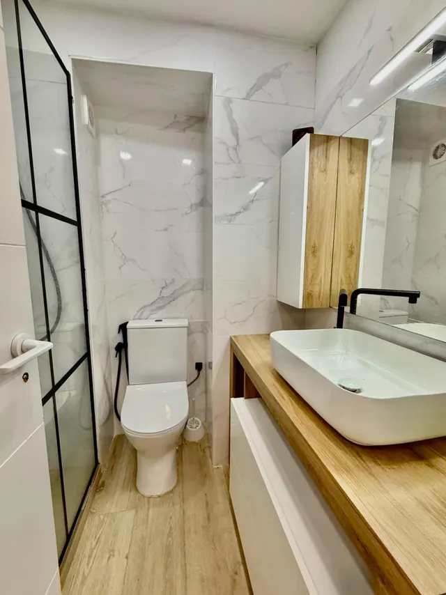 Piso reformado de 1 dormitorio en el edificio playmon f, con piscina y vistas despejadas en Benidorm — 18