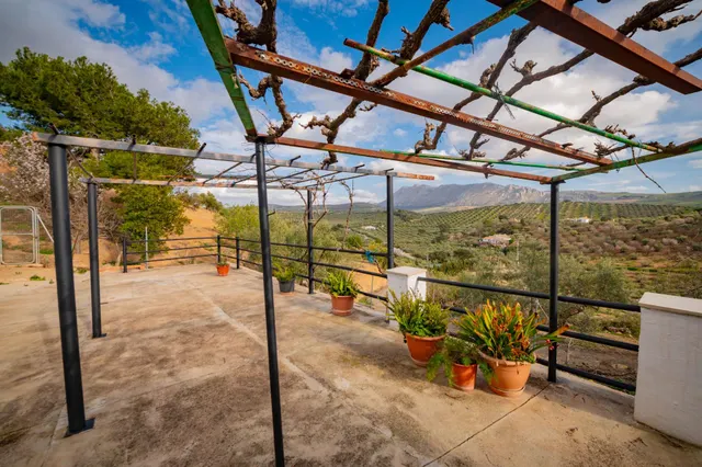VENTA DE FINCA RUSTICA EN LA ZONA DE LA SIERRA DEL TORCAL — 2