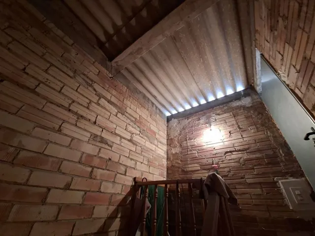OPORTUNIDAD – CASA ESQUINERA PARA REFORMAR — 9