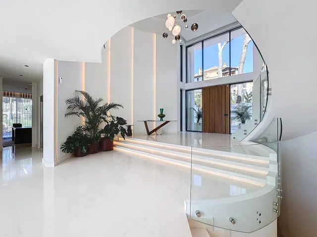 Moderna villa de lujo en la prestigiosa urbanización de Sierra Blanca, Marbella — 6