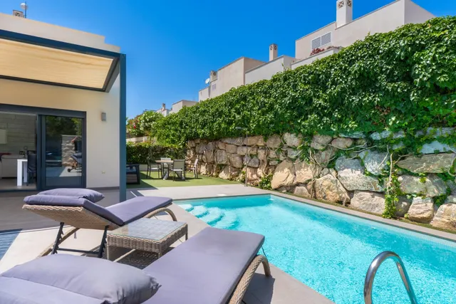 VILLA MODERNA CON PISCINA PRIVADA Y ESPECTACULAR SOLARIUM | CIUDAD QUESADA — 3